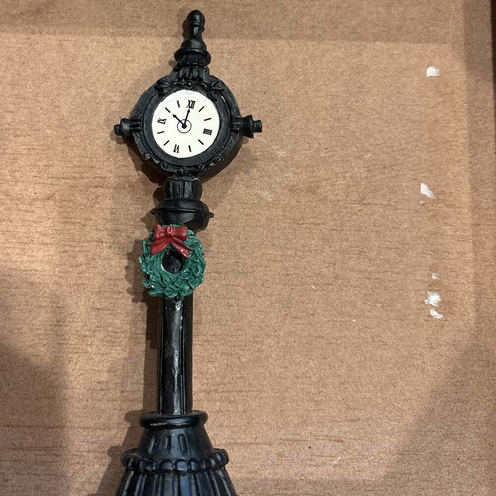 Vintage Mervyn's Village Square 1998‎ Christmas Streetlight Decoration